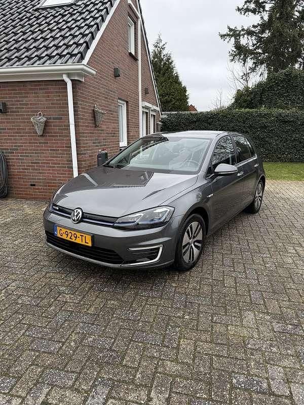 Grijs Gebruikt 2019 VW e-Golf Hatchback | € 12.450 (Goede deal) - Afbeelding 1/4