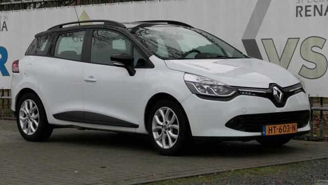 Wit, andere lak Gebruikt 2015 Renault Clio GrandTour Expression Stationwagen | € 9.900 (Duur) - Afbeelding 1/4