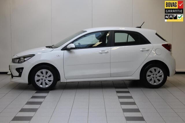 Wit Gebruikt 2021 Kia Rio Comfort Hatchback | € 14.950 - Afbeelding 1/4
