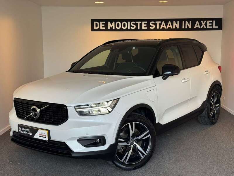 Wit Gebruikt 2021 Volvo XC40 R-Design SUV | € 29.950 (Eerlijke prijs) - Afbeelding 1/3