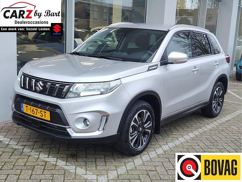 Grijs Occasion 2024 Suzuki Vitara Style SUV | € 24.895 (Eerlijke prijs) - Afbeelding 1/4