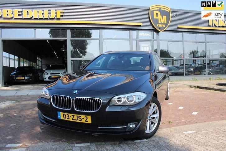 Grijs Gebruikt 2012 BMW 528 Stationwagen | € 9.999 (Eerlijke prijs) - Afbeelding 1/4