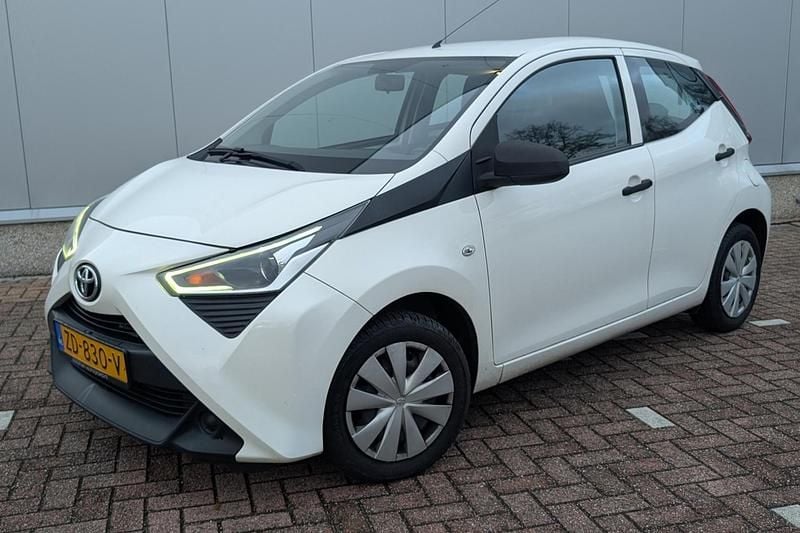 Wit Gebruikt 2019 Toyota Aygo Hatchback | € 8.799 (Eerlijke prijs) - Afbeelding 1/1