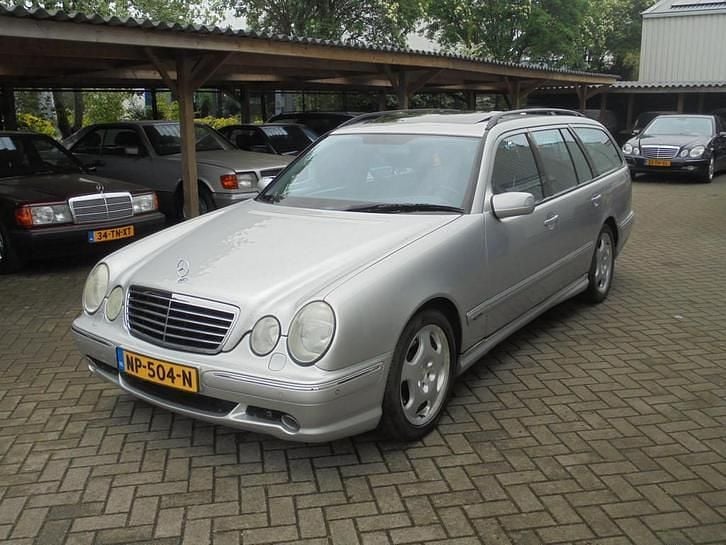 Occasion Mercedes E320 Avantgarde 224 PK (164 kW) 2002 Grijs (metallic) Stationwagen