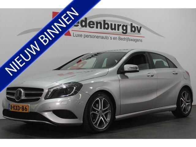 Grijs, metallic lak Gebruikt 2013 Mercedes A180 Edition Hatchback | € 9.945 (Eerlijke prijs) - Afbeelding 1/4
