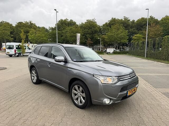 Grijs Gebruikt 2014 Mitsubishi Outlander Instyle SUV | € 8.950 (Goede deal) - Afbeelding 1/4