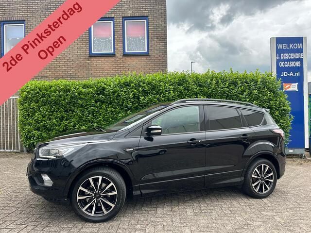 Zwart Gebruikt 2018 Ford Kuga ST-Line SUV | € 17.499 (Eerlijke prijs) - Afbeelding 1/4