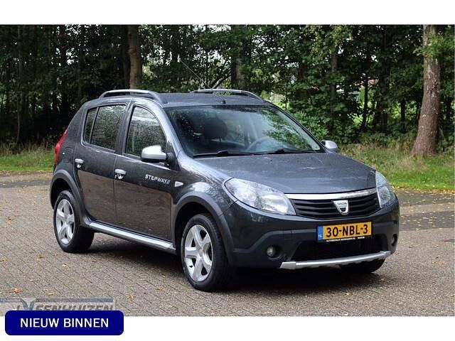 Grijs Gebruikt 2010 Dacia Sandero Stepway Hatchback | € 4.799 (Duur) - Afbeelding 1/4
