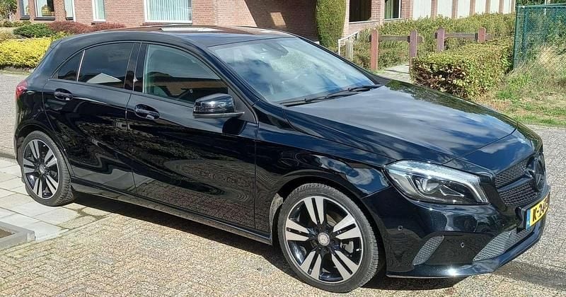 Zwart Gebruikt 2016 Mercedes A200 Ambition Stationwagen | € 14.995 (Eerlijke prijs) - Afbeelding 1/4
