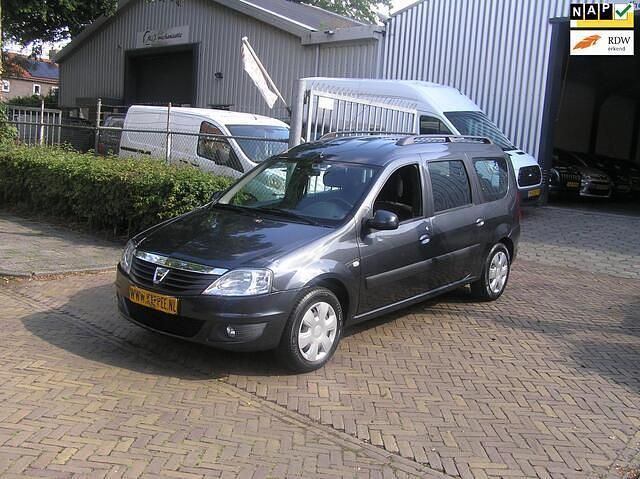 Grijs Gebruikt 2012 Dacia Logan MCV Lauréate MPV | € 3.550 - Afbeelding 1/4