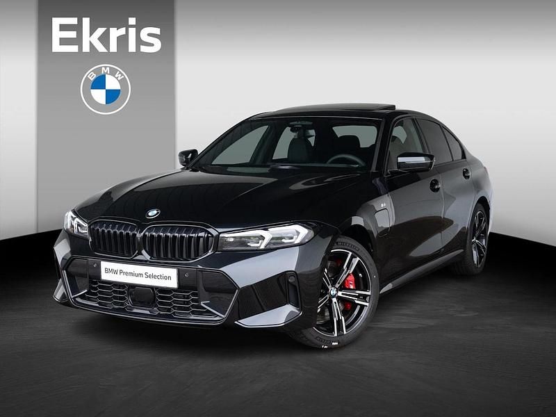 Zwart Gebruikt 2025 BMW 330e M Sport Sedan | € 75.150 - Afbeelding 1/4