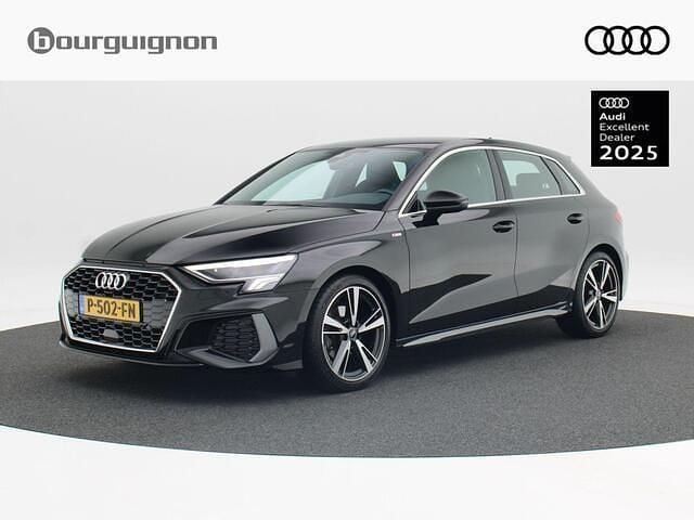 Zwart Gebruikt 2022 Audi A3 Sportback S-Line Hatchback | € 26.850 (Eerlijke prijs) - Afbeelding 1/4