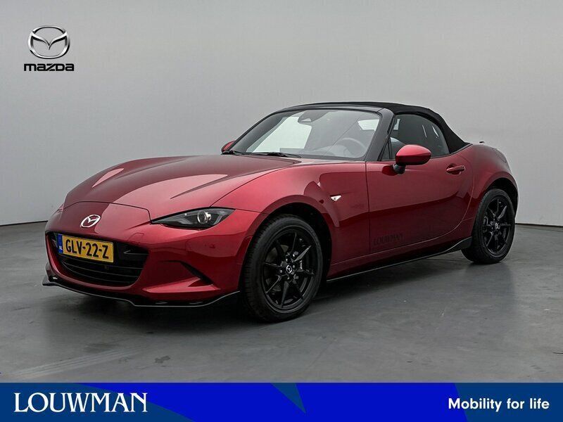 Soul red crystal (rood metallic) Gebruikt 2024 Mazda MX5 Exclusive-Line Cabriolet | € 46.999 - Afbeelding 1/3