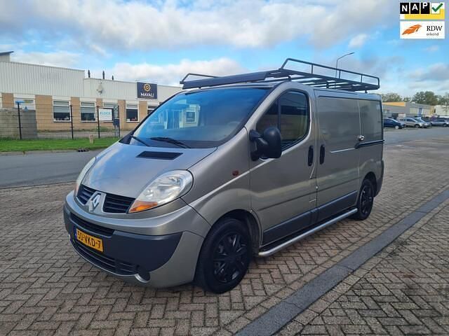 Grijs Gebruikt 2007 Renault Trafic Van | € 3.200 (Duur) - Afbeelding 1/4