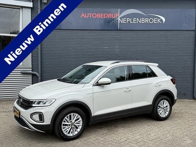 Grijs Gebruikt 2024 VW T-Roc Edition SUV | € 29.950 (Super prijs) - Afbeelding 1/4