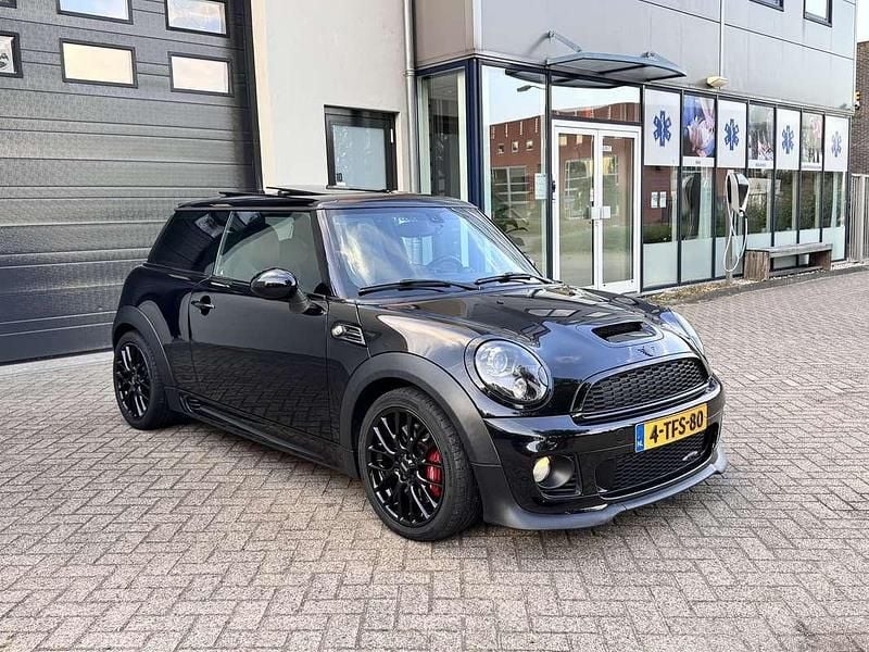 Zwart Gebruikt 2014 Mini John Cooper Works Hatchback | € 13.950 (Eerlijke prijs) - Afbeelding 1/4