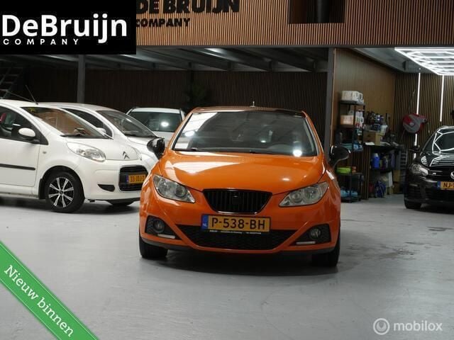 Oranje Gebruikt 2009 Seat Ibiza Reference Hatchback | € 3.500 (Goede deal) - Afbeelding 1/4