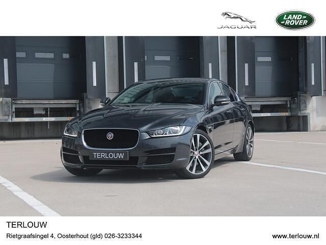 Grijs Gebruikt 2018 Jaguar XE Portfolio Sedan | € 24.995 (Duur) - Afbeelding 1/3