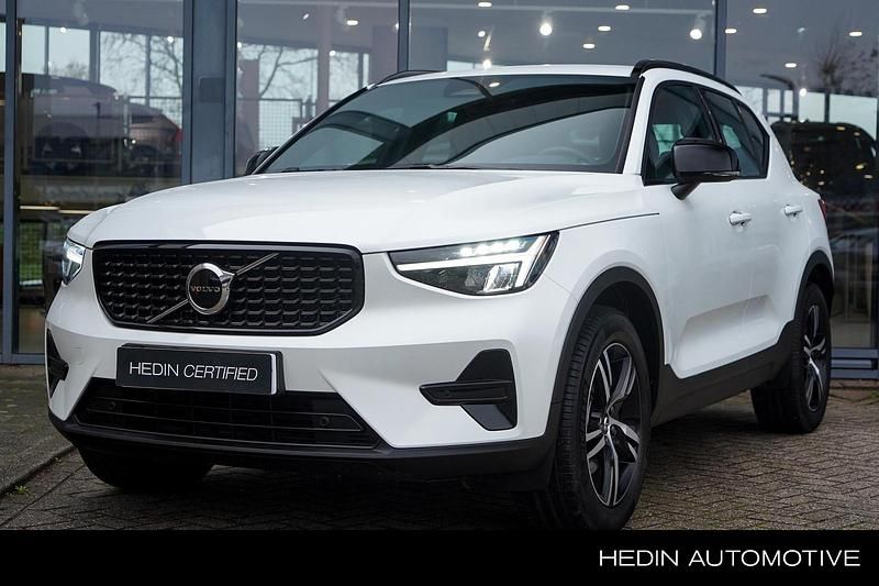 Wit Occasion 2025 Volvo XC40 Plus SUV | € 46.995 (Duur) - Afbeelding 1/4