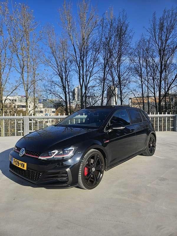 Zwart Gebruikt 2017 VW Golf VII GTI Stationwagen | € 17.950 (Goede deal) - Afbeelding 1/4