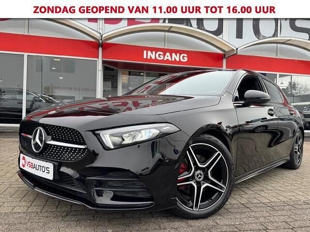 Zwart Gebruikt 2020 Mercedes A180 AMG Hatchback | € 24.950 (Super prijs) - Afbeelding 1/4