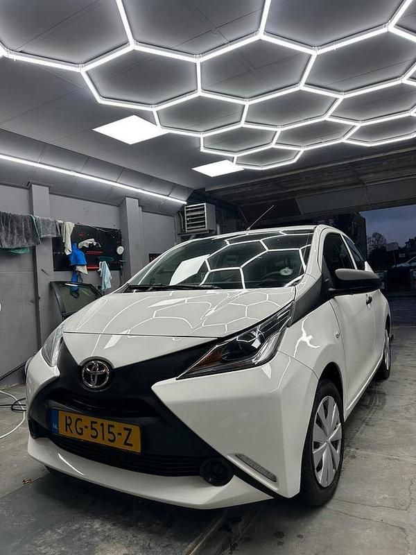 Gebruikt 2017 Toyota Aygo Hatchback | € 5.499 (Goede deal) - Afbeelding 1/4