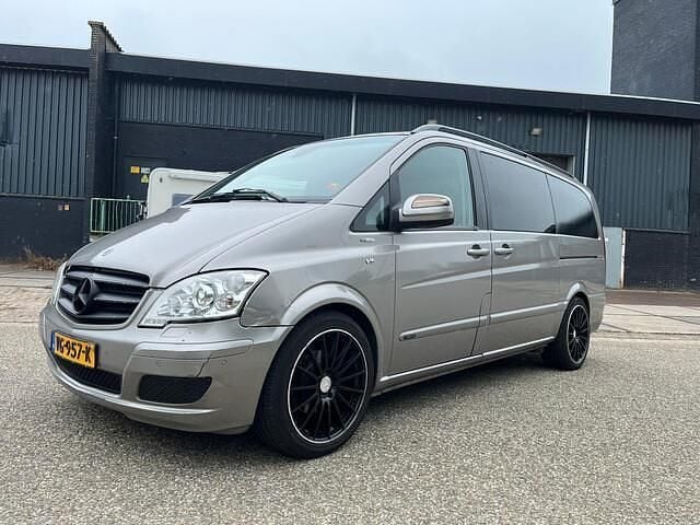 Bruin Gebruikt 2011 Mercedes Viano Edition MPV | € 11.650 (Iets duurder) - Afbeelding 1/4