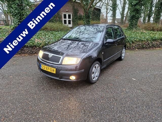 Zwart Occasion 2007 Skoda Fabia Hatchback | € 2.375 (Super prijs) - Afbeelding 1/4