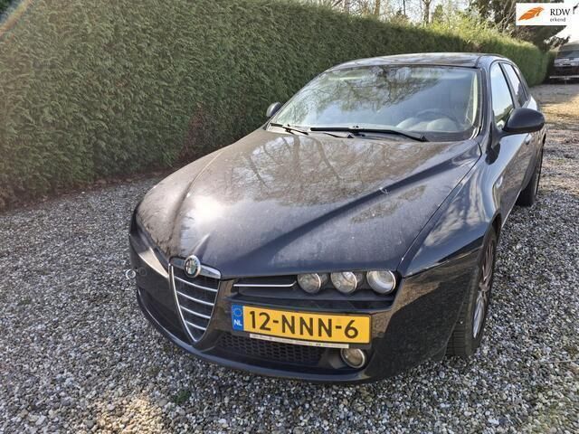 Zwart Gebruikt 2010 Alfa Romeo 159 Distinctive Stationwagen | € 7.950 (Iets duurder) - Afbeelding 1/4