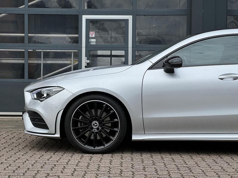 Occasion Mercedes CLA200 Shooting Brake AMG line 165 PK (121 kW) 2023 Zilver, metallic lak Stationwagen