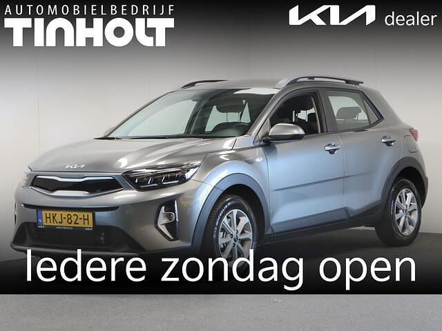 Grijs Occasion 2025 Kia Stonic SUV | € 24.250 (Eerlijke prijs) - Afbeelding 1/4