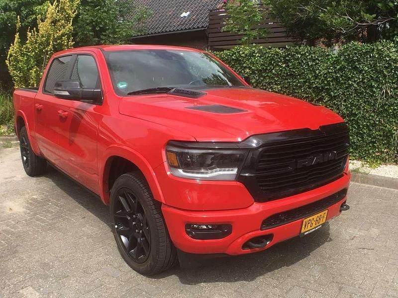 Rood Gebruikt 2022 Dodge Ram Pickup | € 37.950 - Afbeelding 1/4