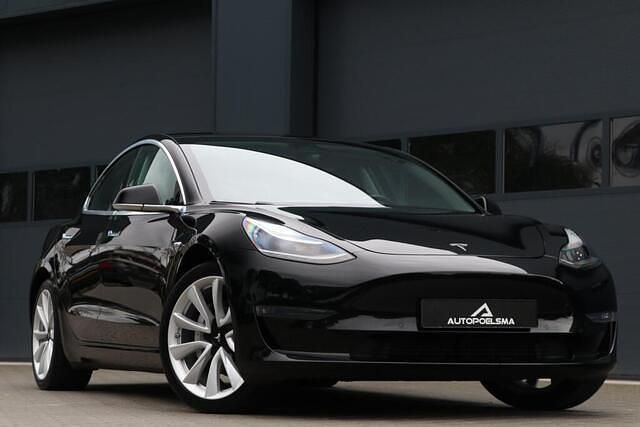 Zwart Gebruikt 2019 Tesla Model 3 Standard Range Sedan | € 18.750 (Eerlijke prijs) - Afbeelding 1/4