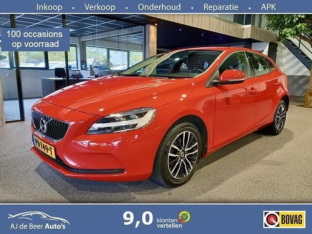 Rood Gebruikt 2017 Volvo V40 Stationwagen | € 11.490 (Goede deal) - Afbeelding 1/4