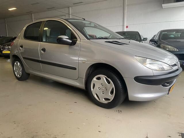 Occasion Peugeot 206 75 PK (55 kW) 2001 Grijs (metallic) Hatchback