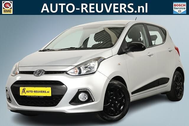 Zilver (metallic) Occasion 2016 Hyundai i10 Comfort Hatchback | € 6.900 (Eerlijke prijs) - Afbeelding 1/4