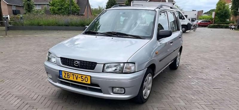 Zilver Gebruikt 1999 Mazda Demio Hatchback | € 699 - Afbeelding 1/4