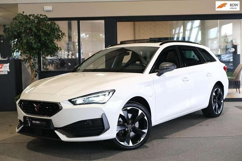 Wit Gebruikt 2022 Cupra Leon Stationwagen | € 23.950 (Eerlijke prijs) - Afbeelding 1/4