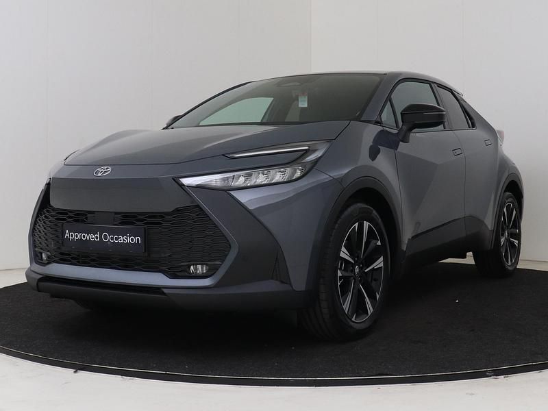 Grijs metallic Nieuw 2025 Toyota C-HR SUV | € 36.495 (Eerlijke prijs) - Afbeelding 1/4