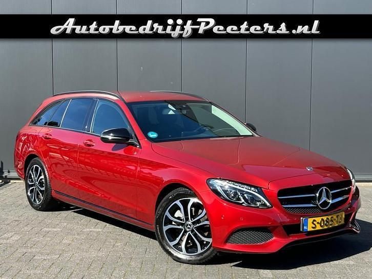 Rood Gebruikt 2017 Mercedes C180 Stationwagen | € 19.950 (Goede deal) - Afbeelding 1/4