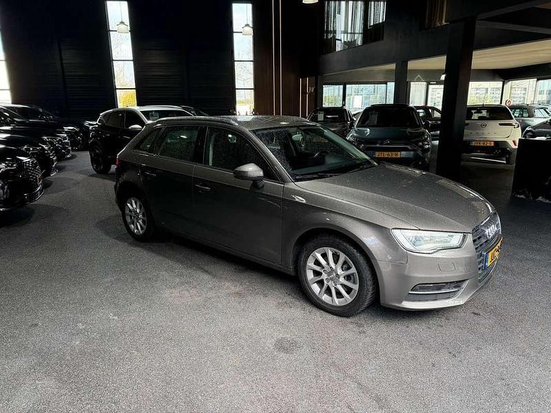 Occasion Audi A3 Sportback Ambition 123 PK (90 kW) 2013 Grijs Hatchback