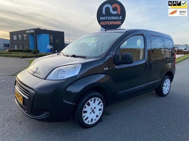 Zwart Occasion 2010 Fiat Qubo Trekking MPV | € 1.499 (Goede deal) - Afbeelding 1/4
