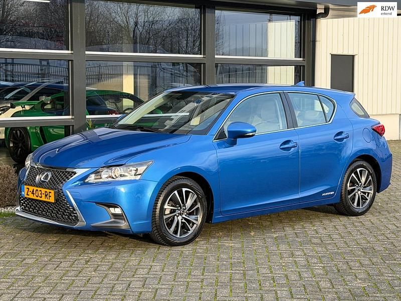 Blauw (metallic) Occasion 2019 Lexus CT200h Business Edition Hatchback | € 17.995 (Eerlijke prijs) - Afbeelding 1/4