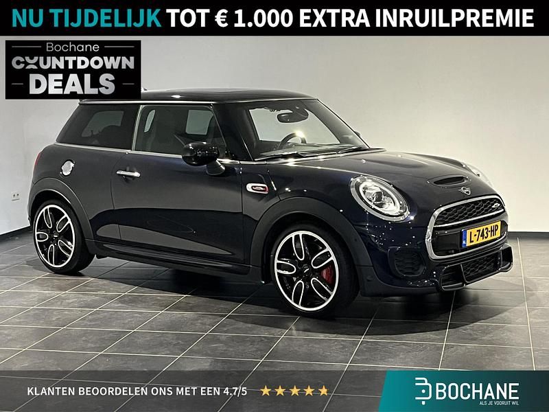 Enigmatic black metallic (c3y) (zwart metallic) Gebruikt 2019 Mini Cooper Chili Hatchback | € 26.750 - Afbeelding 1/4