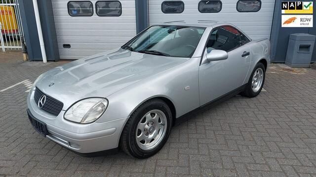 Grijs Gebruikt 1998 Mercedes SLK200 Cabriolet | € 5.995 (Iets duurder) - Afbeelding 1/4