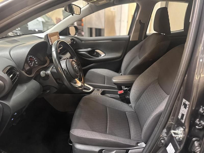 Occasion Toyota Yaris Hybrid Active 2021 Grijs Hatchback