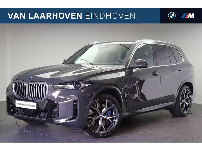 Grijs, metallic lak Gebruikt 2023 BMW X5 M Sport SUV | € 85.950 (Super prijs) - Afbeelding 1/4