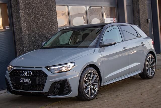 Grijs Gebruikt 2022 Audi A1 Sportback S-Line Hatchback | € 24.995 (Eerlijke prijs) - Afbeelding 1/4