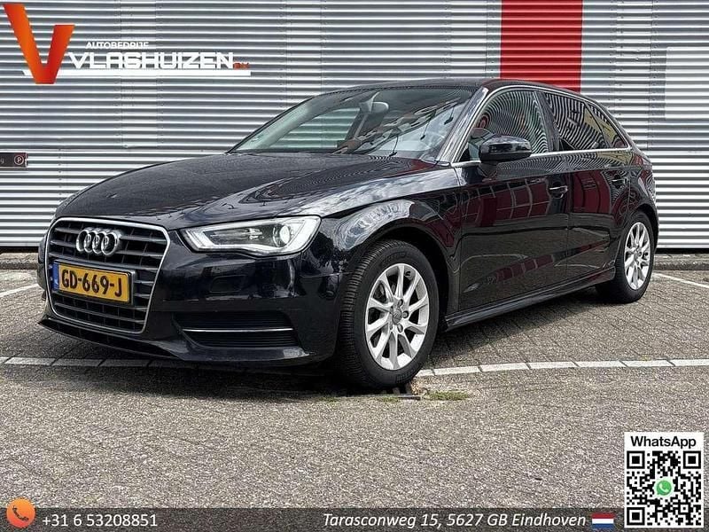 Zwart Gebruikt 2015 Audi A3 Sportback Attraction Hatchback | € 6.950 (Duur) - Afbeelding 1/4
