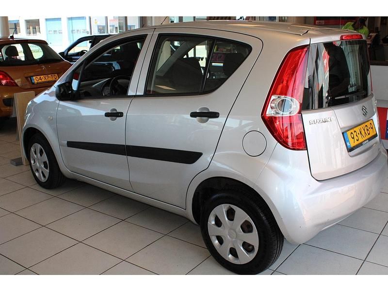 Grijs Gebruikt 2010 Suzuki Splash Hatchback | € 3.350 (Eerlijke prijs) - Afbeelding 1/4